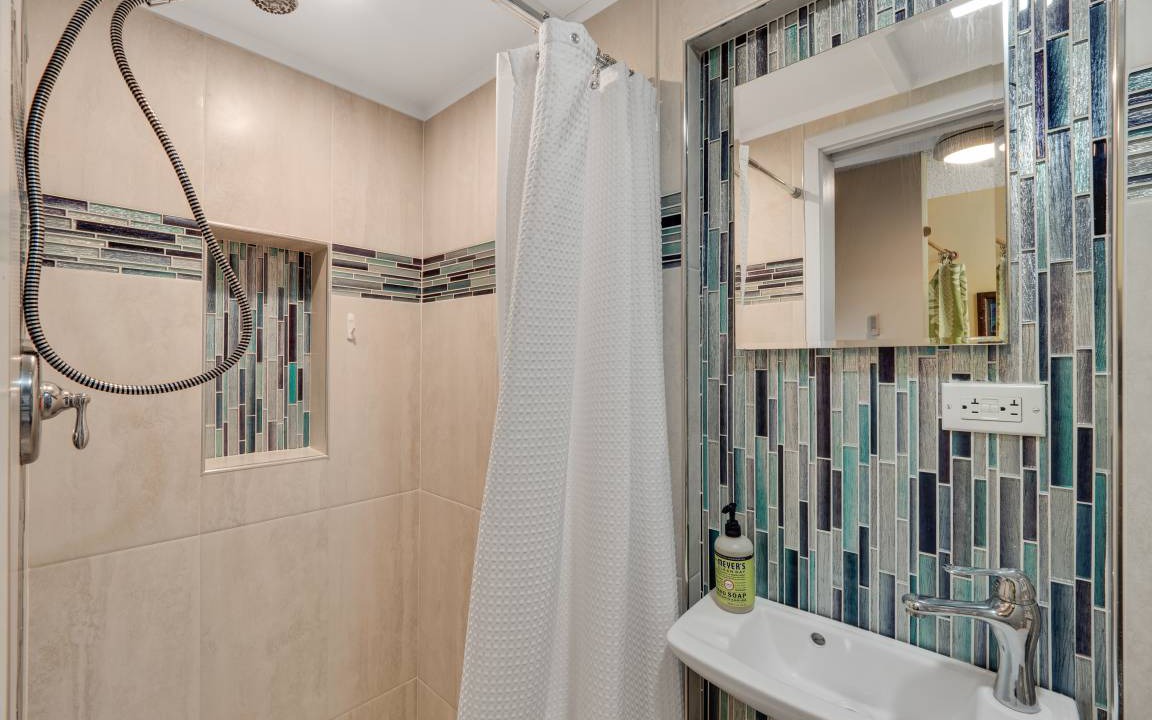 Photo of Bathroom in Historic Kailua Village