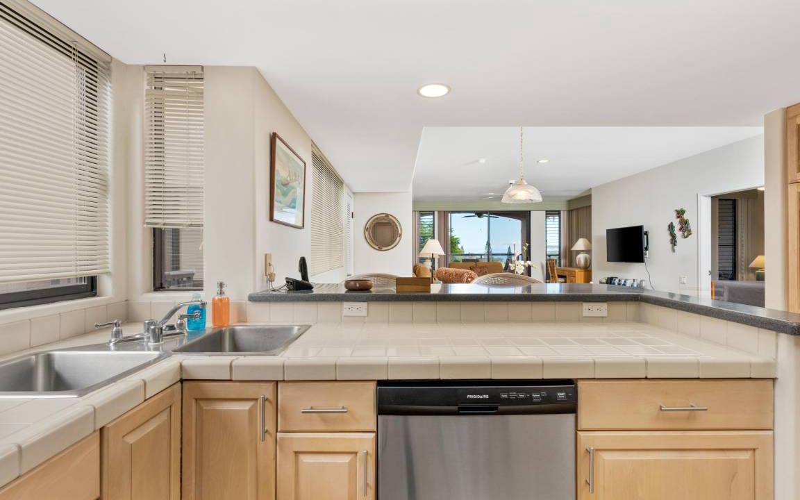 Photo of Kitchen in Waikoloa