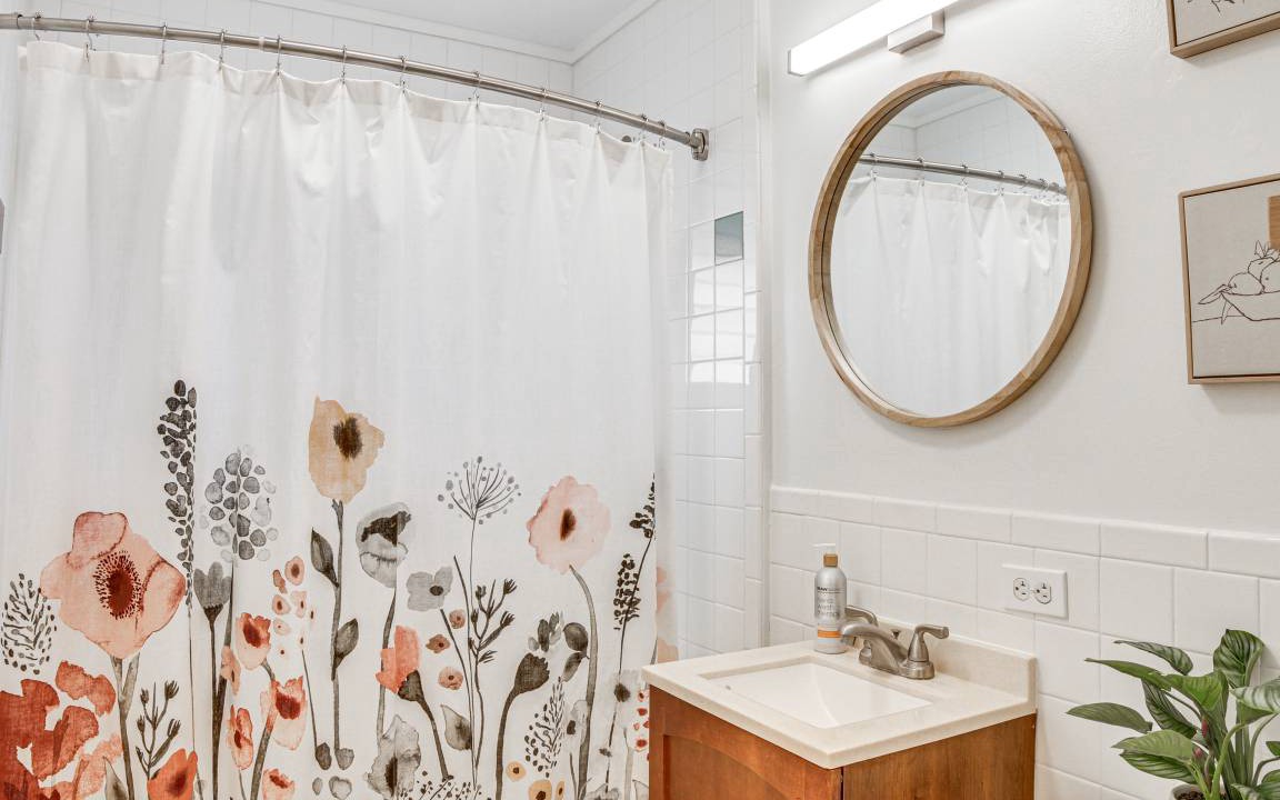 Photo of Bathroom in Hilo