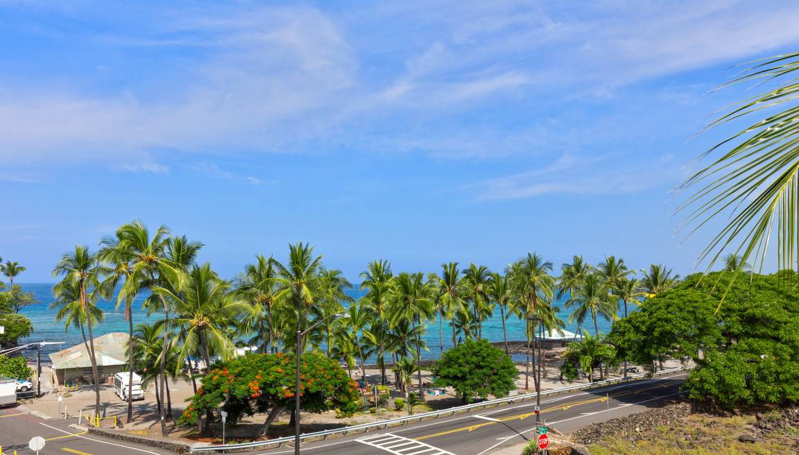 Photo of Others in Kahaluu Bay