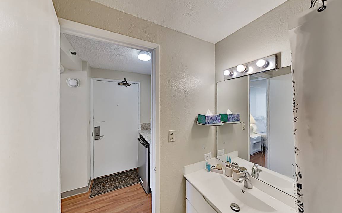 Photo of Bathroom in McCully - Moiliili