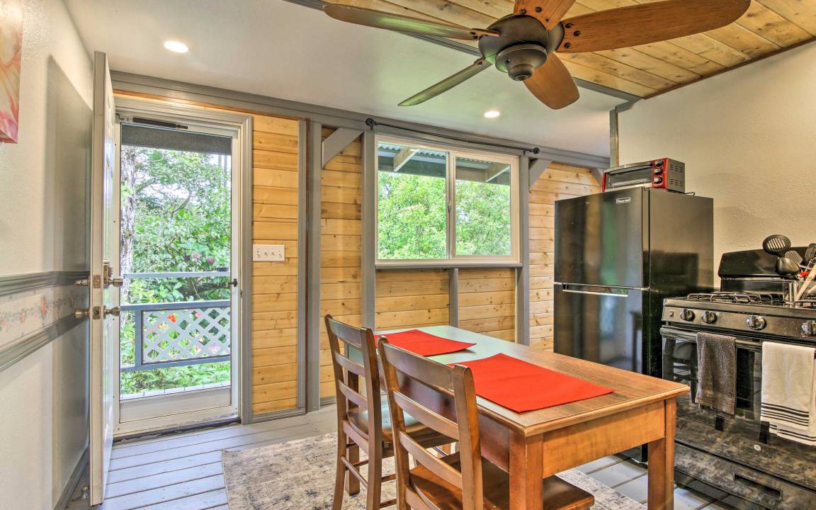 Photo of Livingroom in Leilani Estates