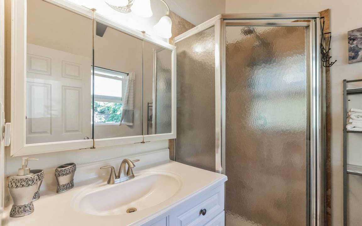 Photo of Bathroom in Kalaoa