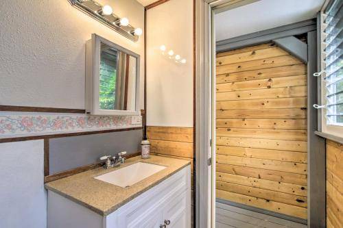 Photo of Bathroom in Leilani Estates