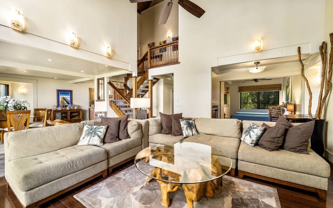 Photo of Livingroom in Kahaluu Bay