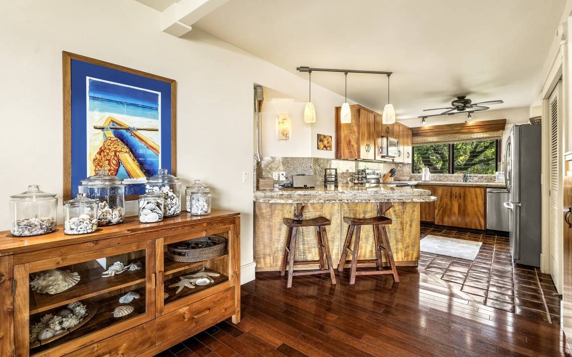 Photo of Livingroom in Kahaluu Bay