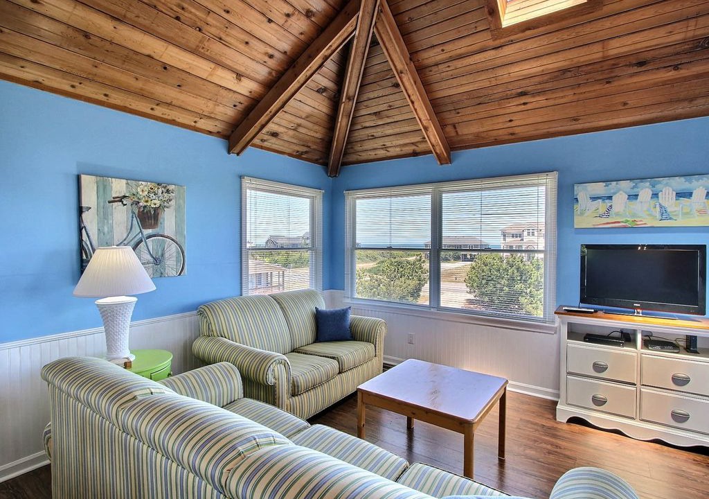 Photo of Livingroom in Southern Shores