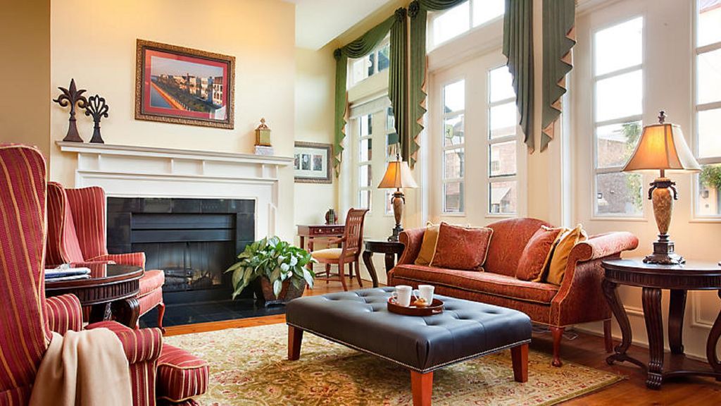 Photo of Livingroom in French Quarter