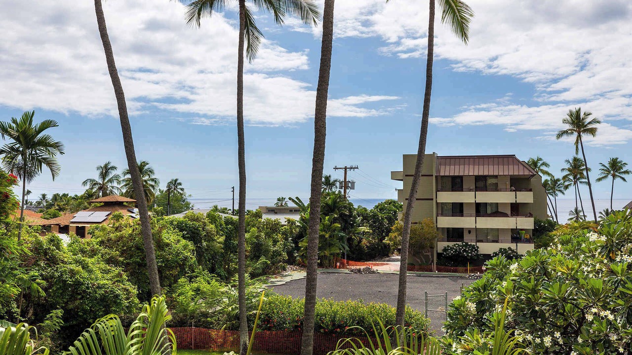 Photo of Outdoor in Kahaluu Bay