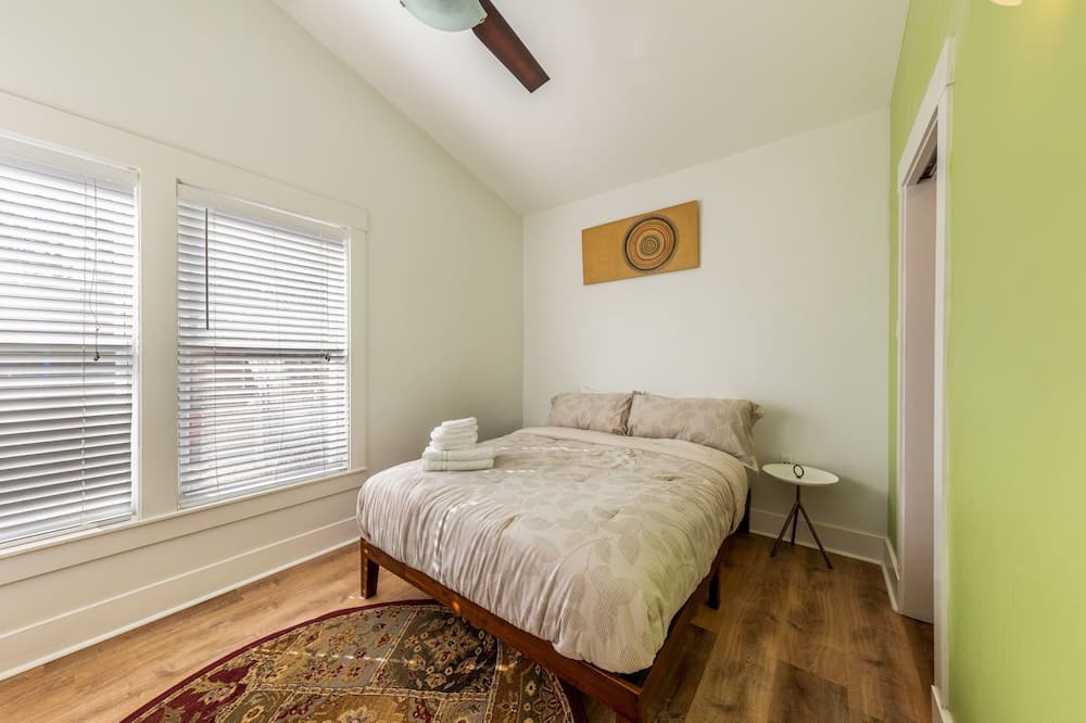 Photo of Bedroom in Govalle