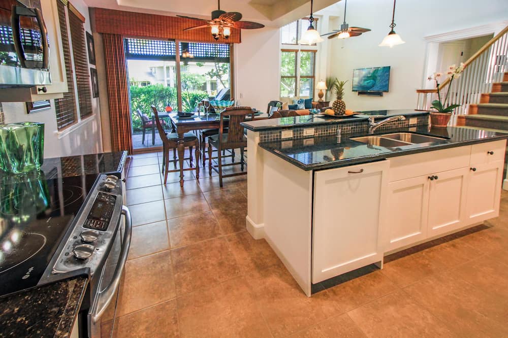 Photo of Kitchen in Kulalani