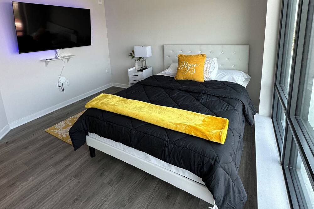 Photo of Bedroom in Crystal City