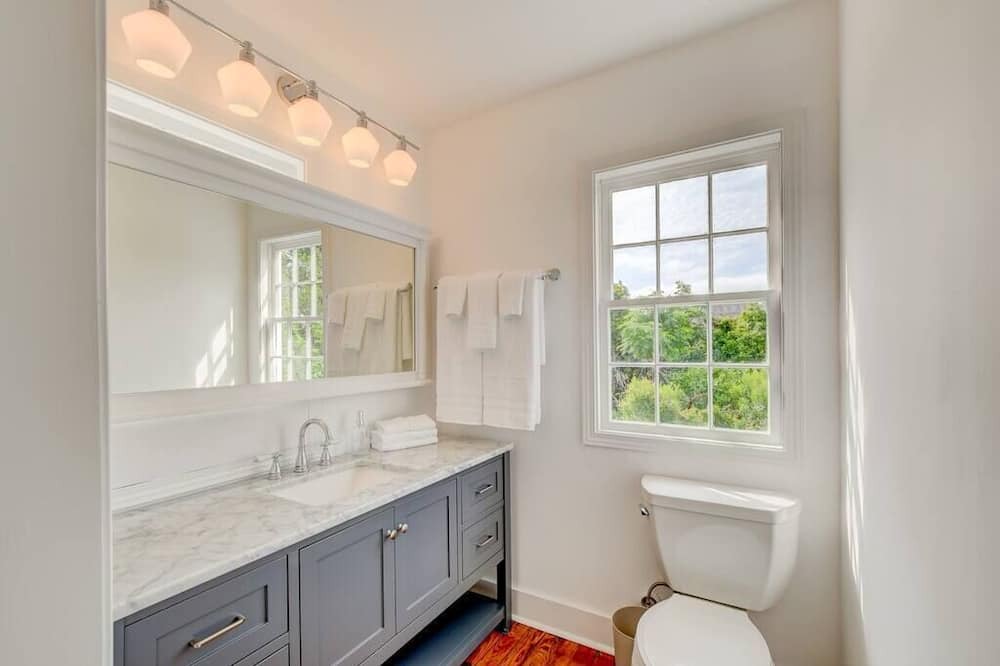Photo of Bathroom in Downtown Charleston