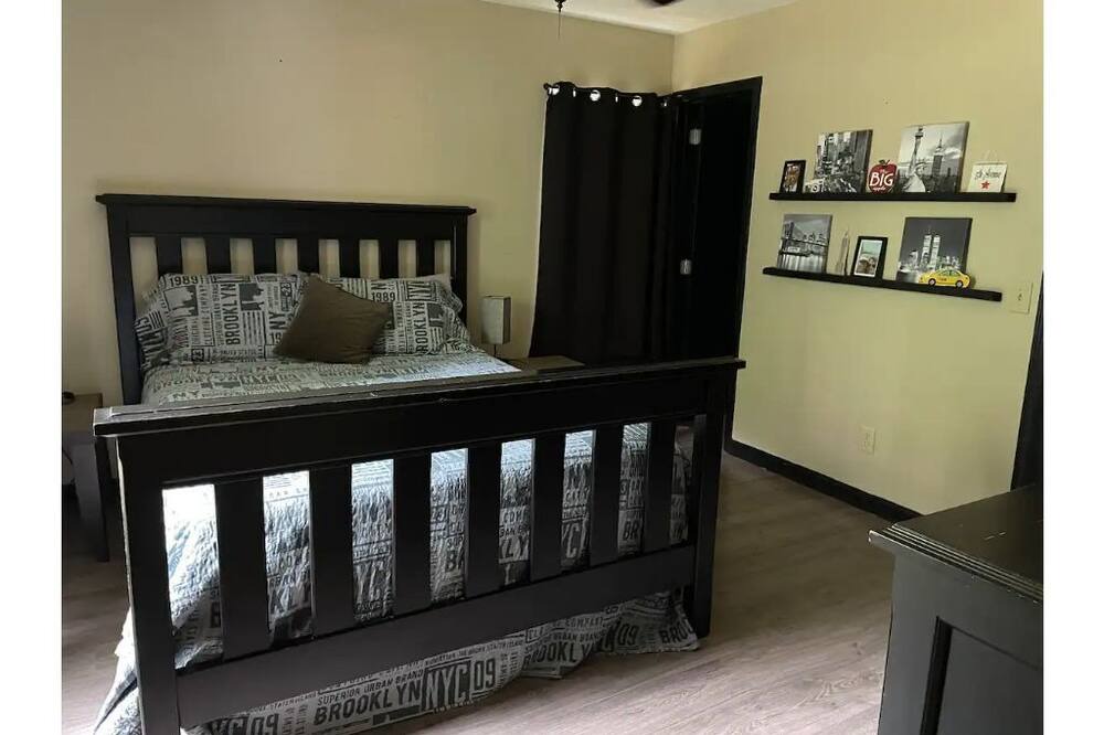 Photo of Bedroom in Mooresville