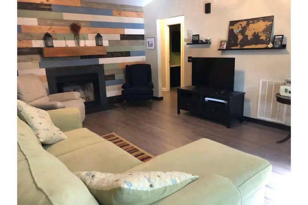 Photo of Livingroom in Mooresville