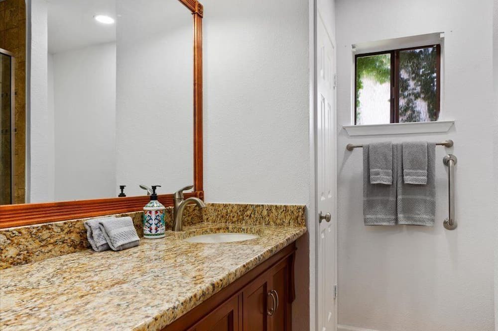 Photo of Bedroom in Brushy Creek