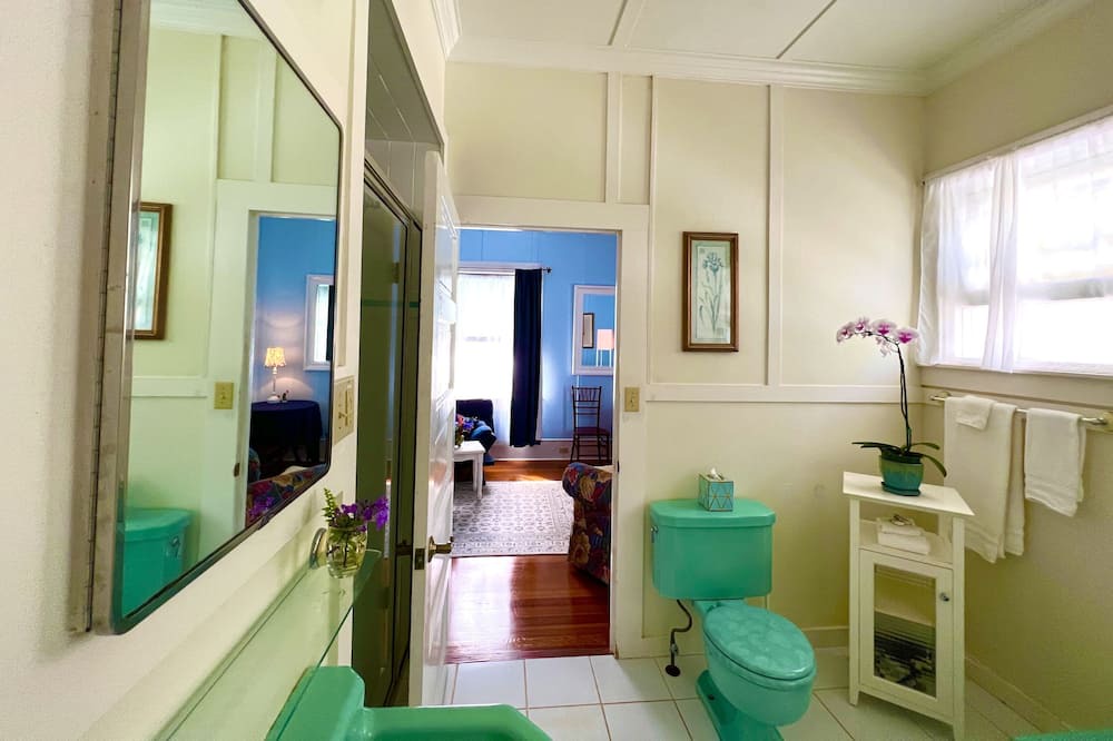 Photo of Bathroom in Hawi