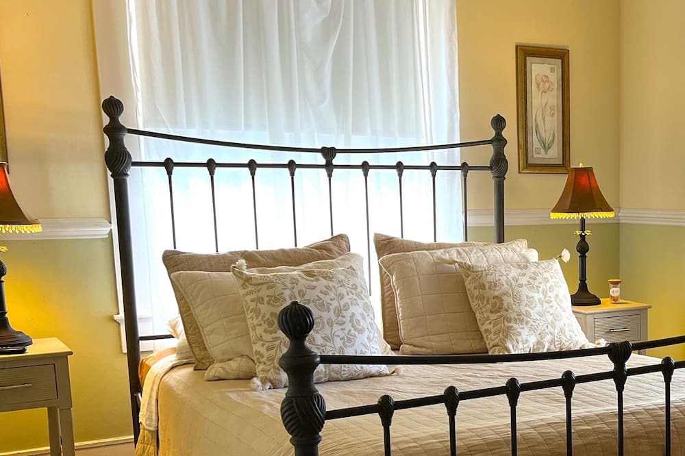 Photo of Bedroom in Hawi