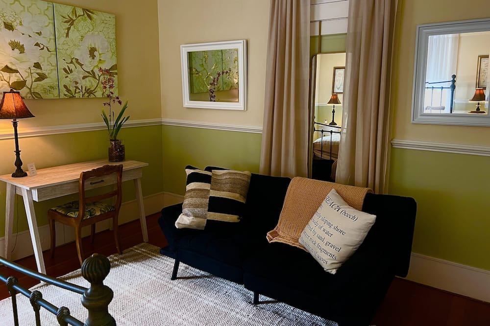 Photo of Livingroom in Hawi