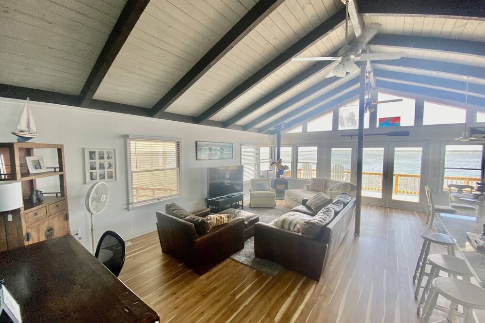 Photo of Livingroom in Colington Harbour