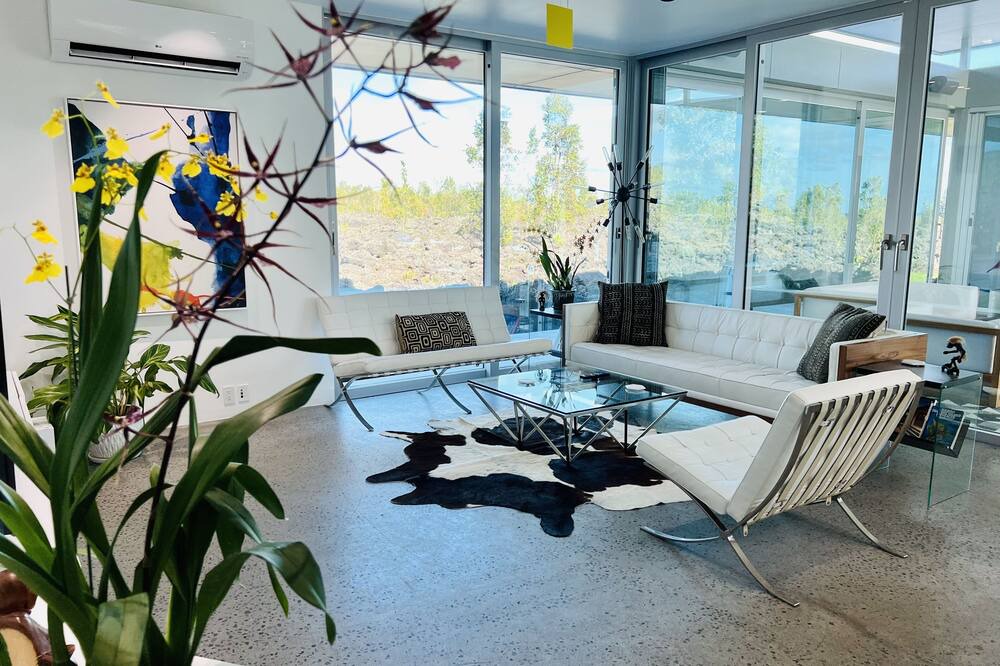 Photo of Livingroom in Puna Palisades