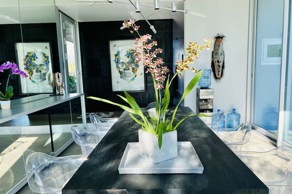 Photo of Livingroom in Puna Palisades