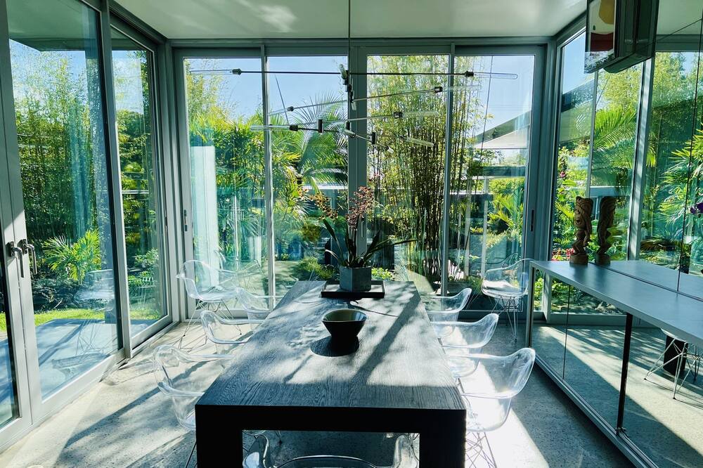 Photo of Livingroom in Puna Palisades