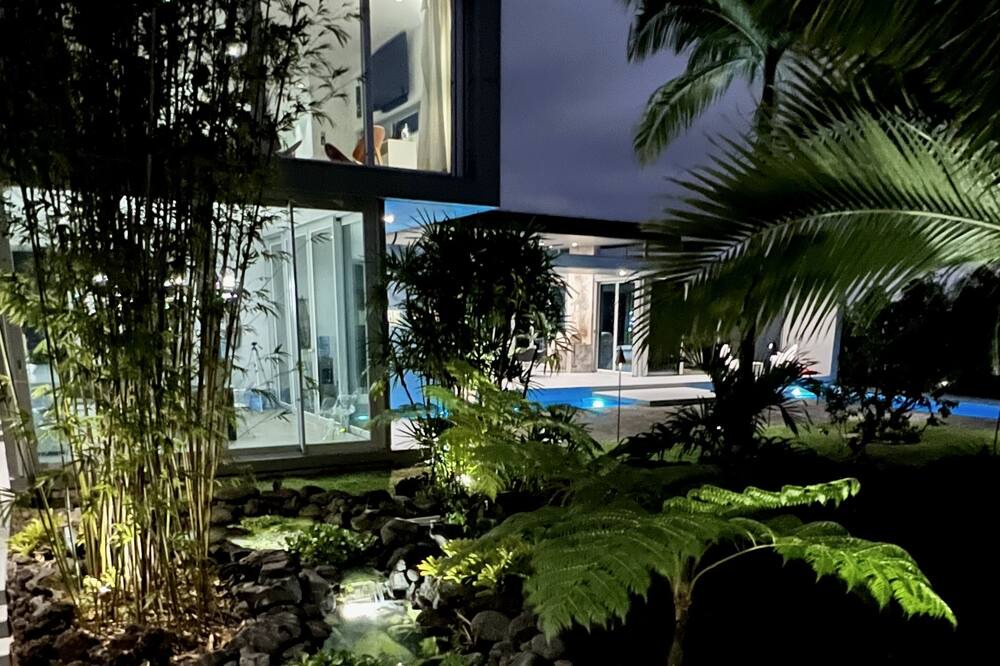 Photo of Outdoor in Puna Palisades