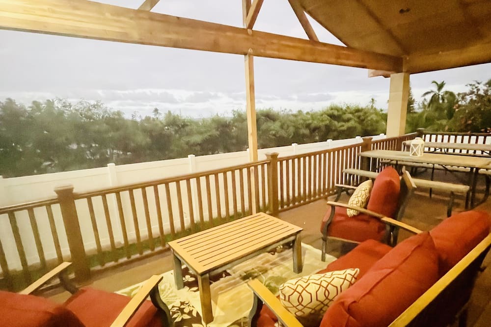Photo of Patio Balcony in Ka'a'awa