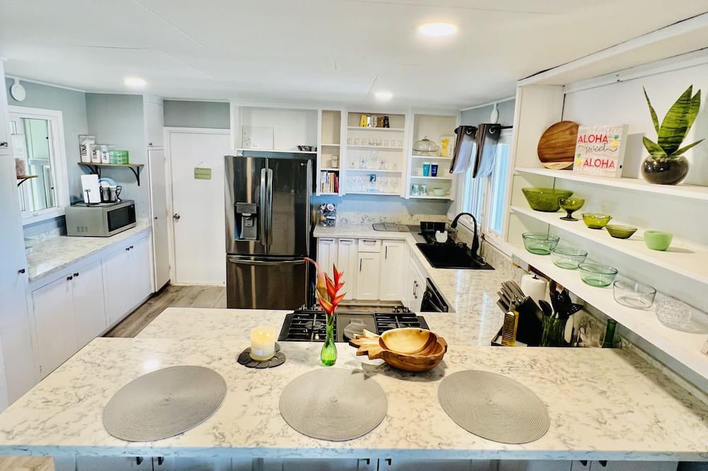 Photo of Kitchen in Ka'a'awa