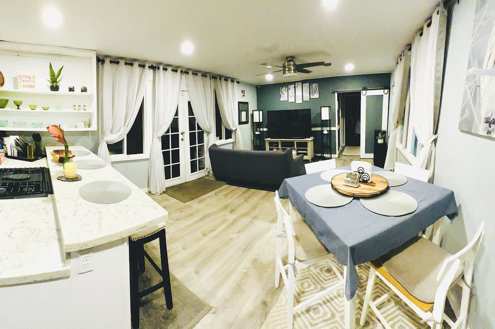 Photo of Kitchen in Ka'a'awa