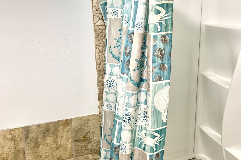 Photo of Bathroom in Kapoho