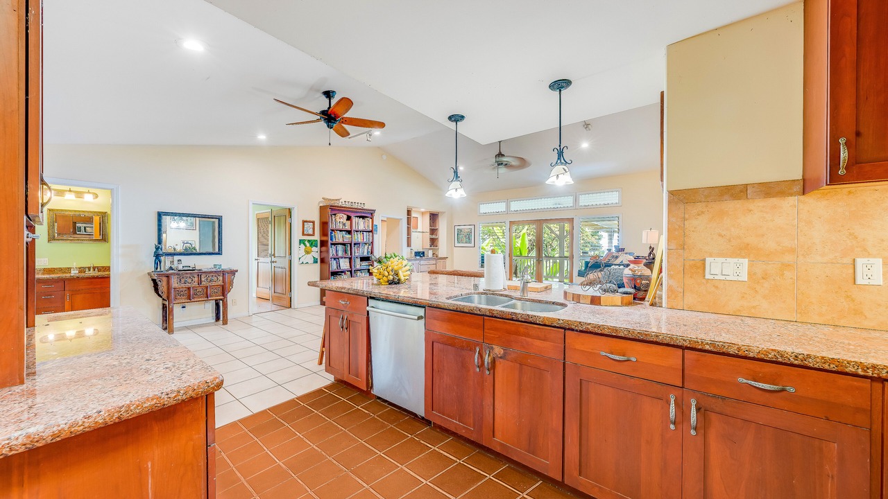 Photo of Kitchen in Holualoa