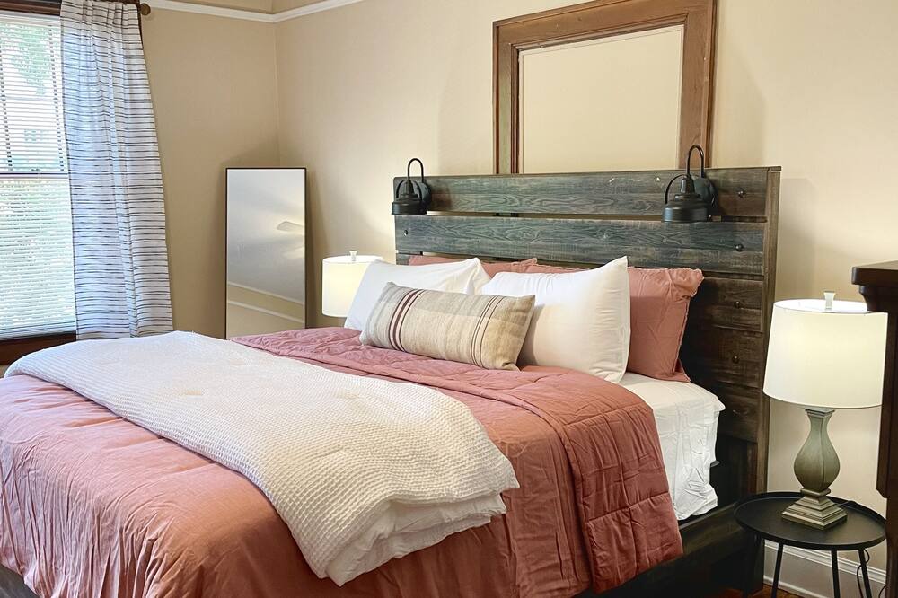 Photo of Bedroom in Anderson