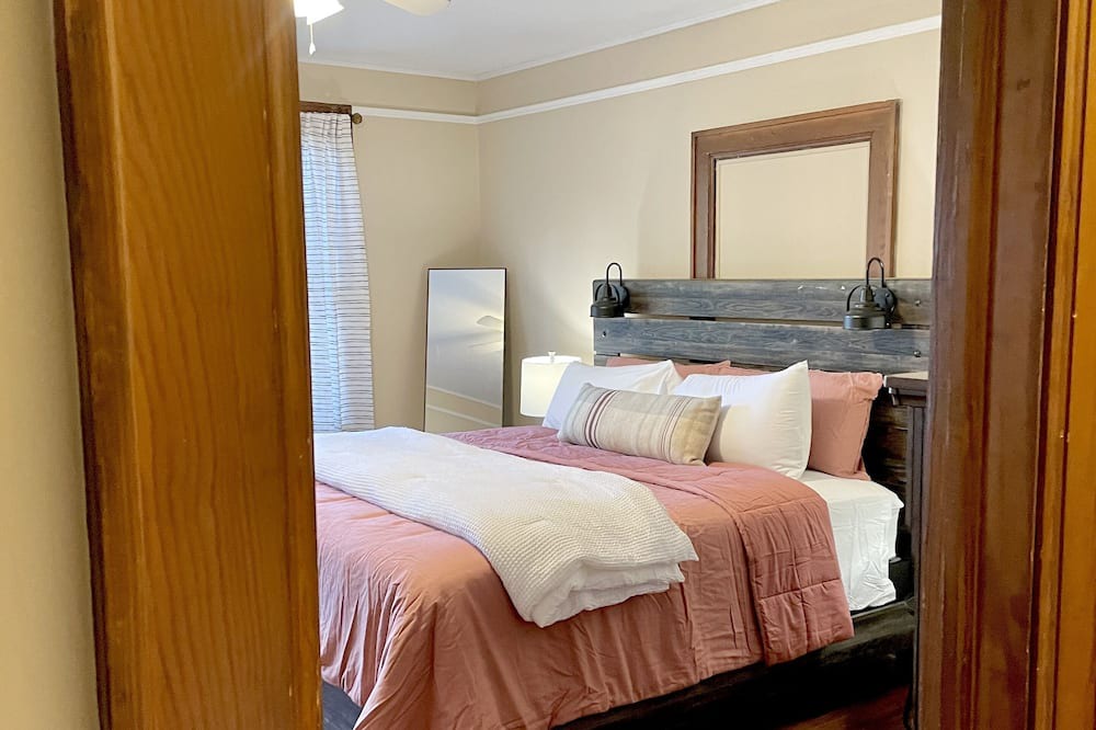 Photo of Bedroom in Anderson