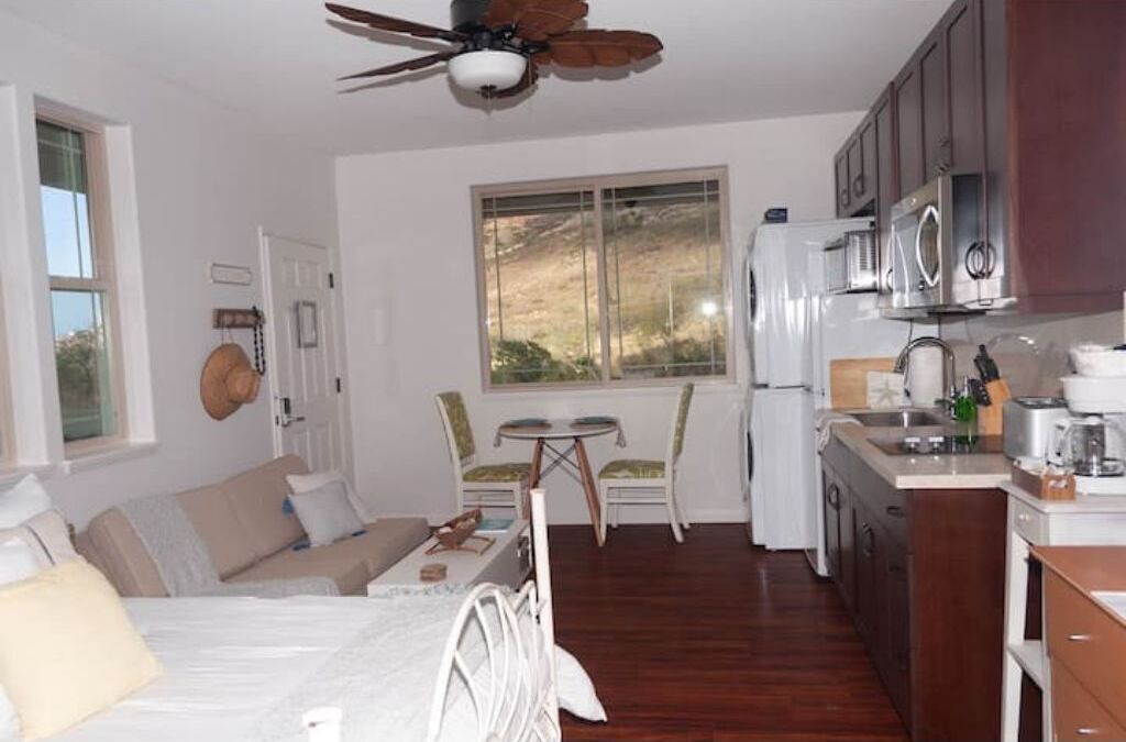 Photo of Kitchen in Makaha Valley