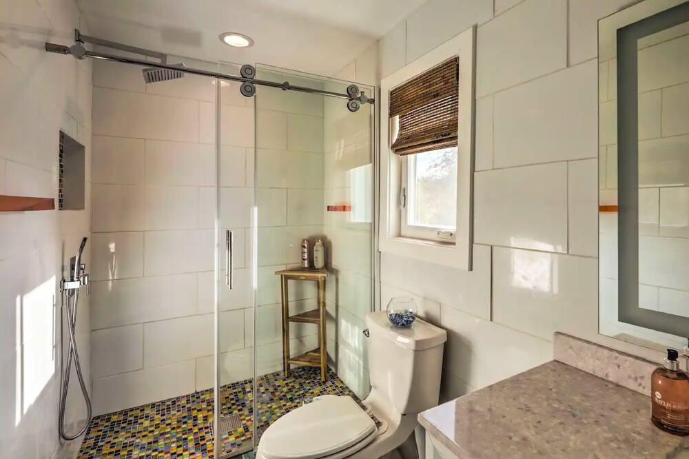 Photo of Bathroom in Franklin Park