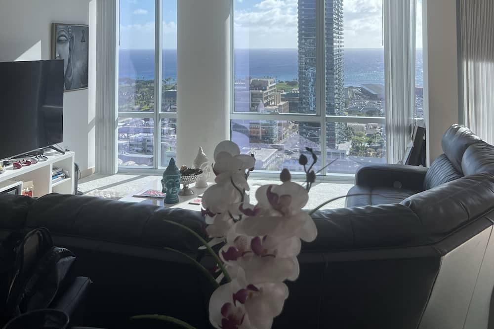 Photo of Others in Downtown Honolulu
