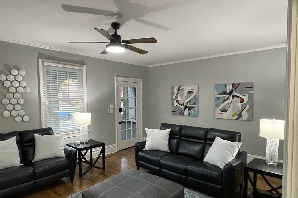 Photo of Livingroom in Olde Town Augusta