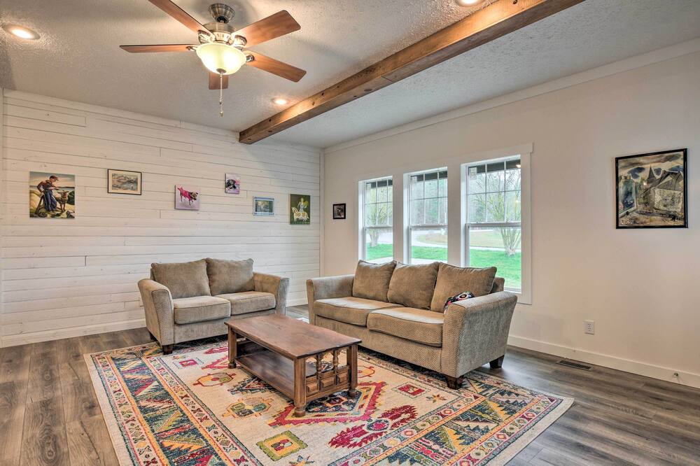 Photo of Livingroom in Inman
