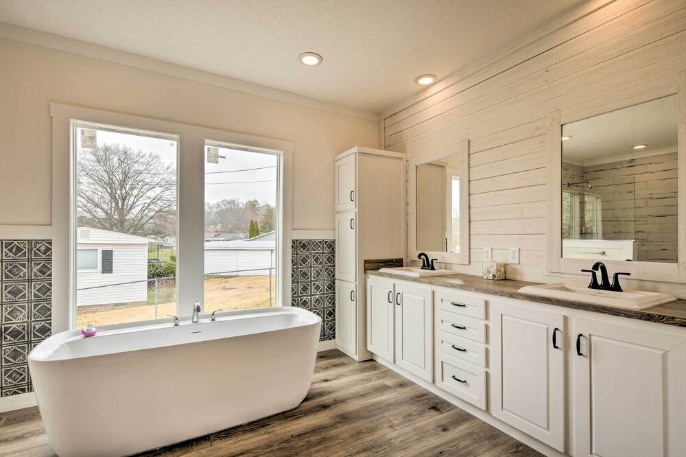 Photo of Bathroom in Inman