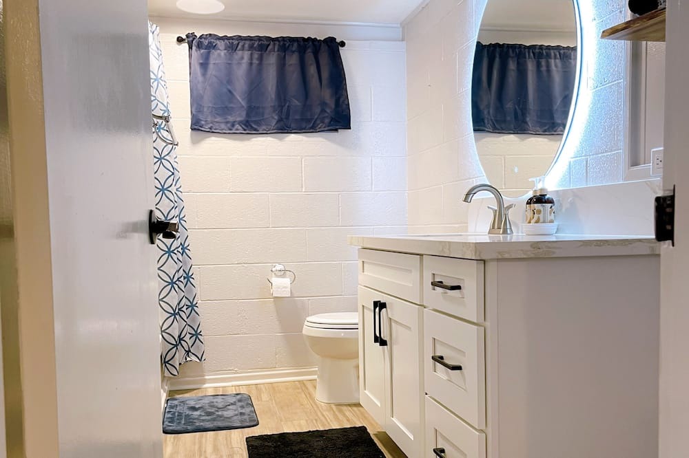 Photo of Bathroom in Halawa