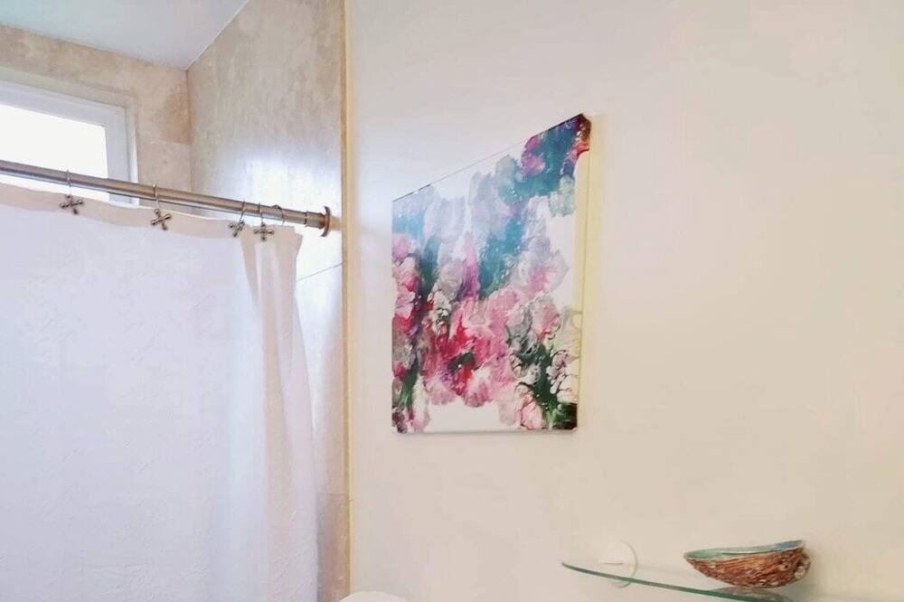Photo of Bathroom in Punaluu