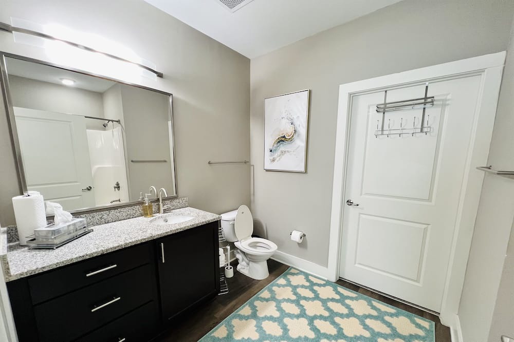 Photo of Bathroom in Barclay Downs