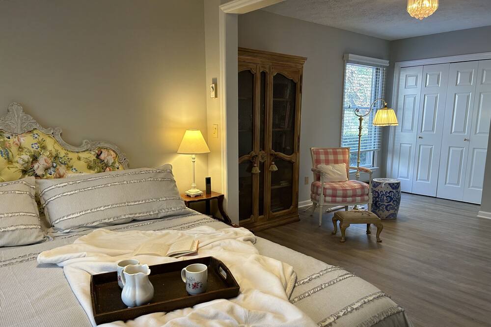 Photo of Bedroom in Newland