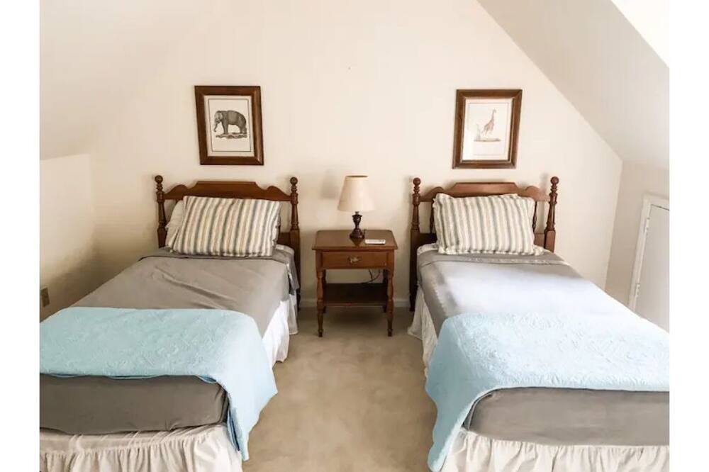 Photo of Bedroom in Matthews