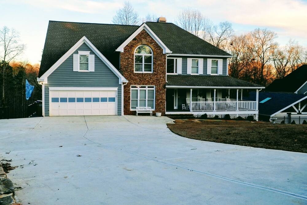 Photo of Others in Flowery Branch