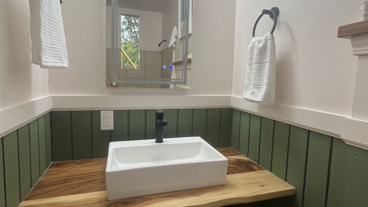 Photo of Bathroom in Hilo