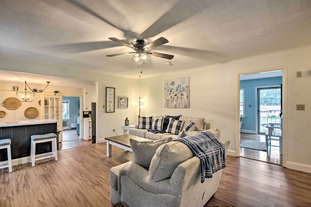 Photo of Bedroom in Mint Hill