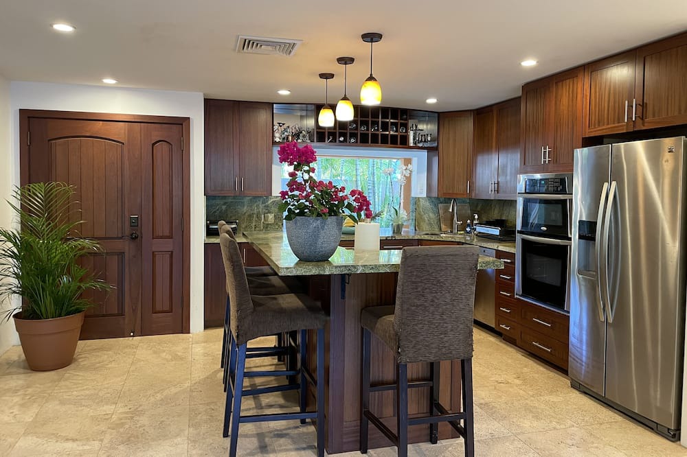 Photo of Kitchen in Nuuanu - Punchbowl